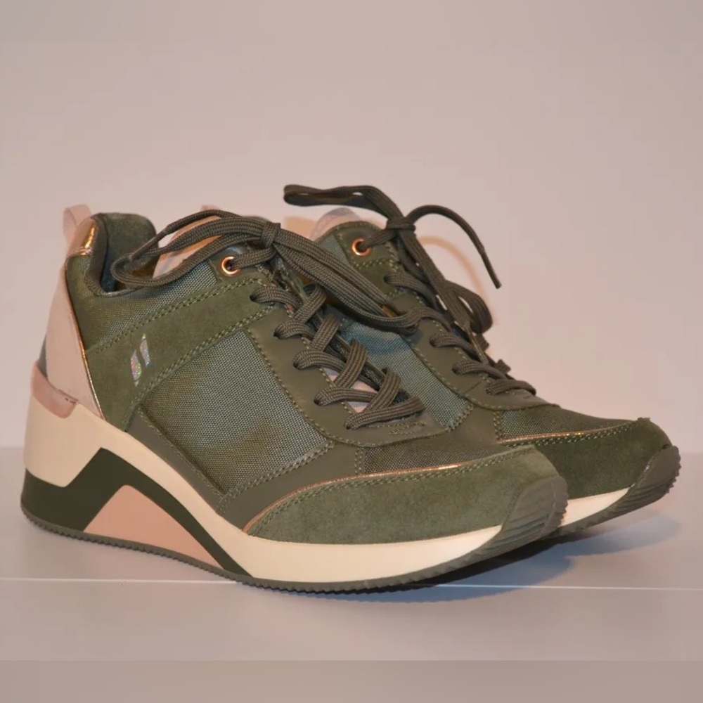Skechers HighnFly Platform Sneakers